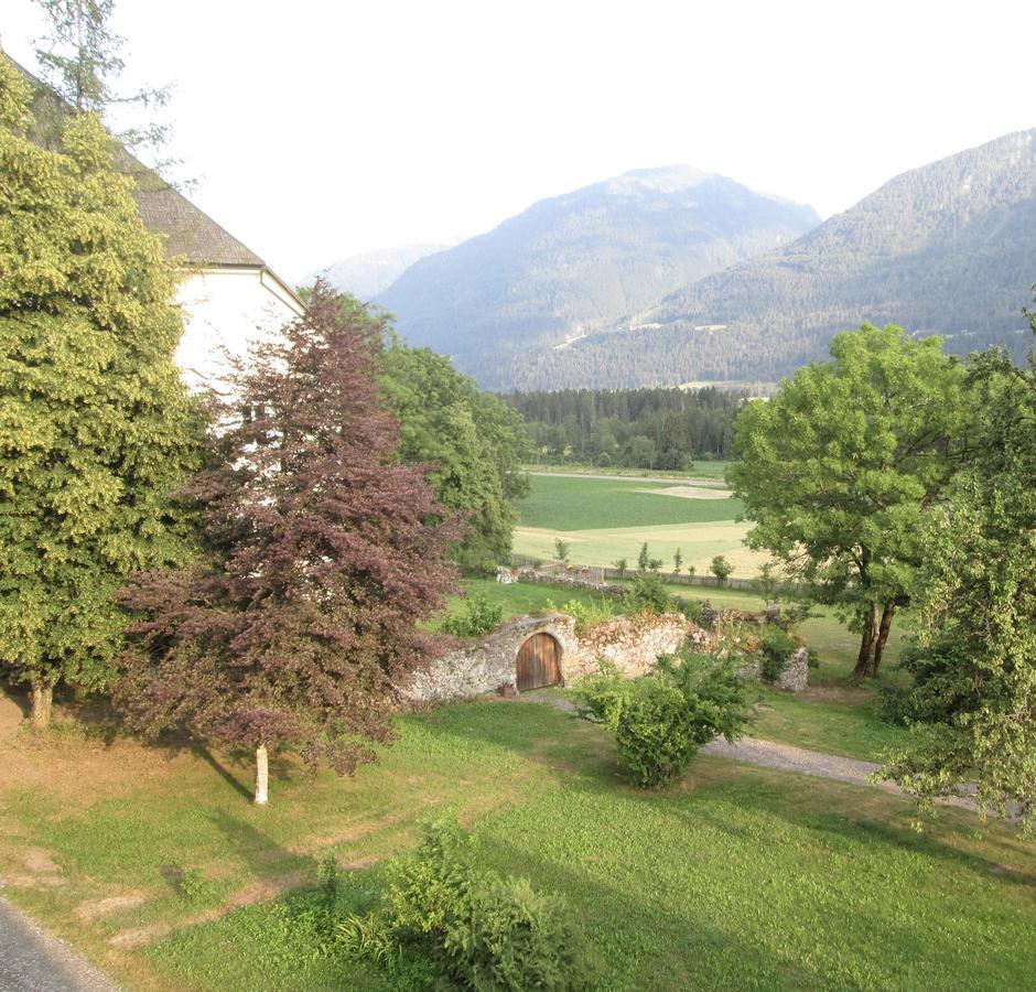 Schloss Manndorf Gaestehaus Kotschach-Mauthen Luaran gambar